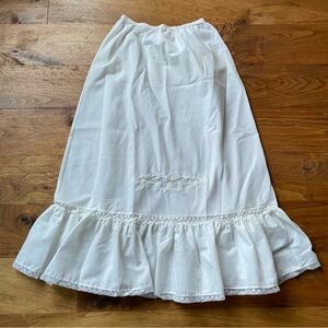 Vintage White Midi Slip Skirt with Ruffle Hem Daisy Embroidered Details size S